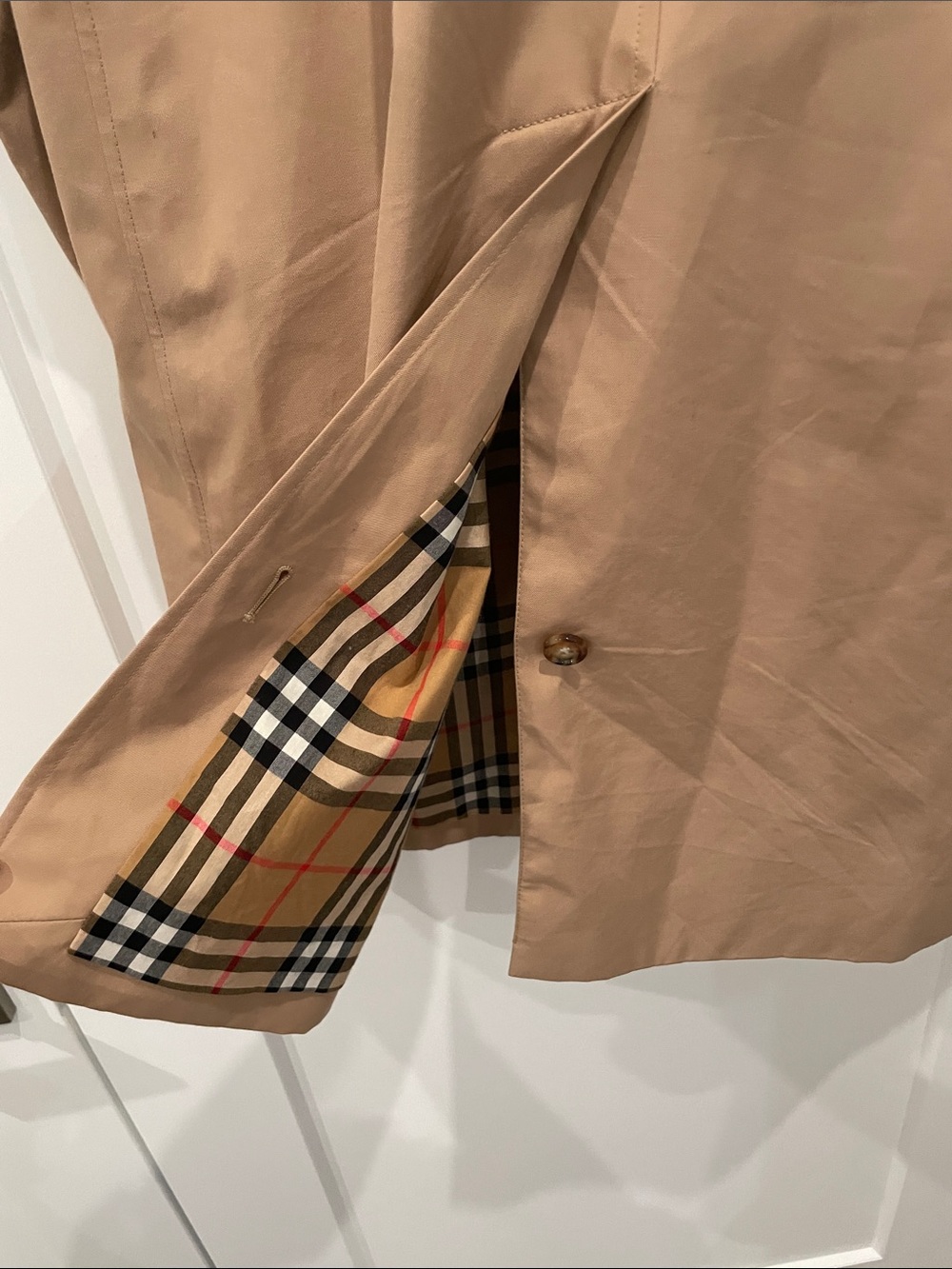 Burberry Tan Single-Breasted Trench Coat with Signature Check Lining - Picture 9 of 10